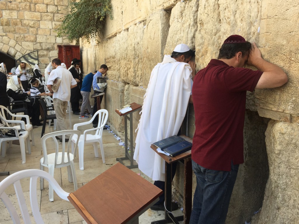 Israel 47 praying at the western wall